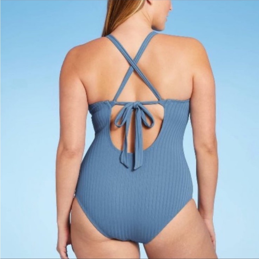 Swimsuit - Picture 2 of 5